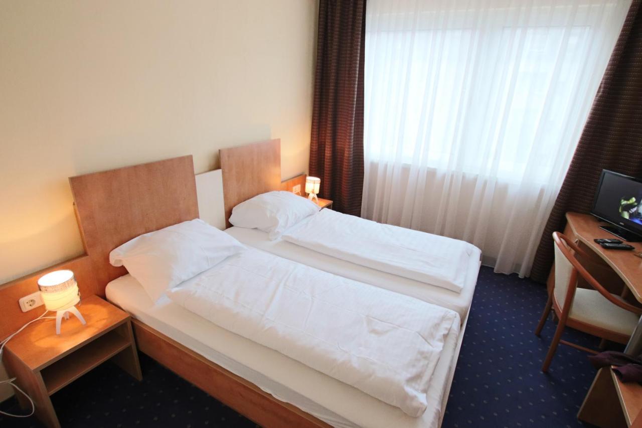 Centro Hotel Oberhausen Exteriör bild